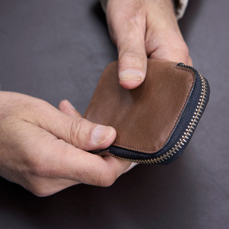 BRAD SMALL ZIP CARD WALLET