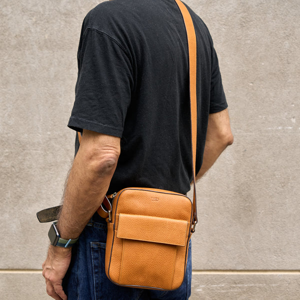 ANU  EVERYDAY CROSSBODY BAG