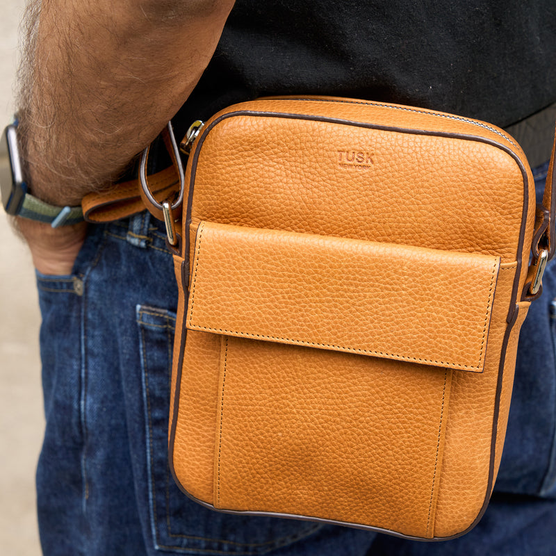 ANU  EVERYDAY CROSSBODY BAG
