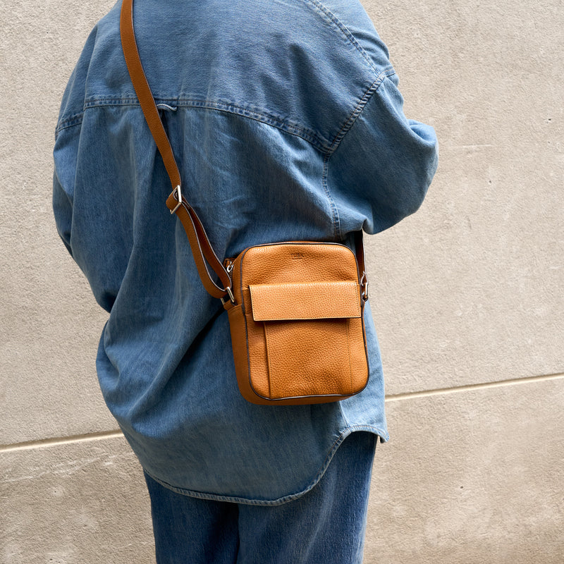 ANU  EVERYDAY CROSSBODY BAG
