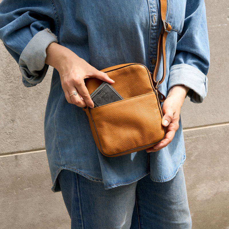 ANU  EVERYDAY CROSSBODY BAG