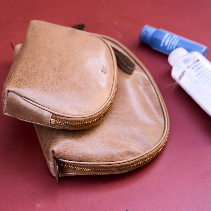 JEN LARGE CLAM SHAPE COSMETIC CASE