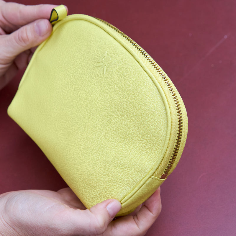 SUGAR CLAM SHAPE COSMETIC CASE
