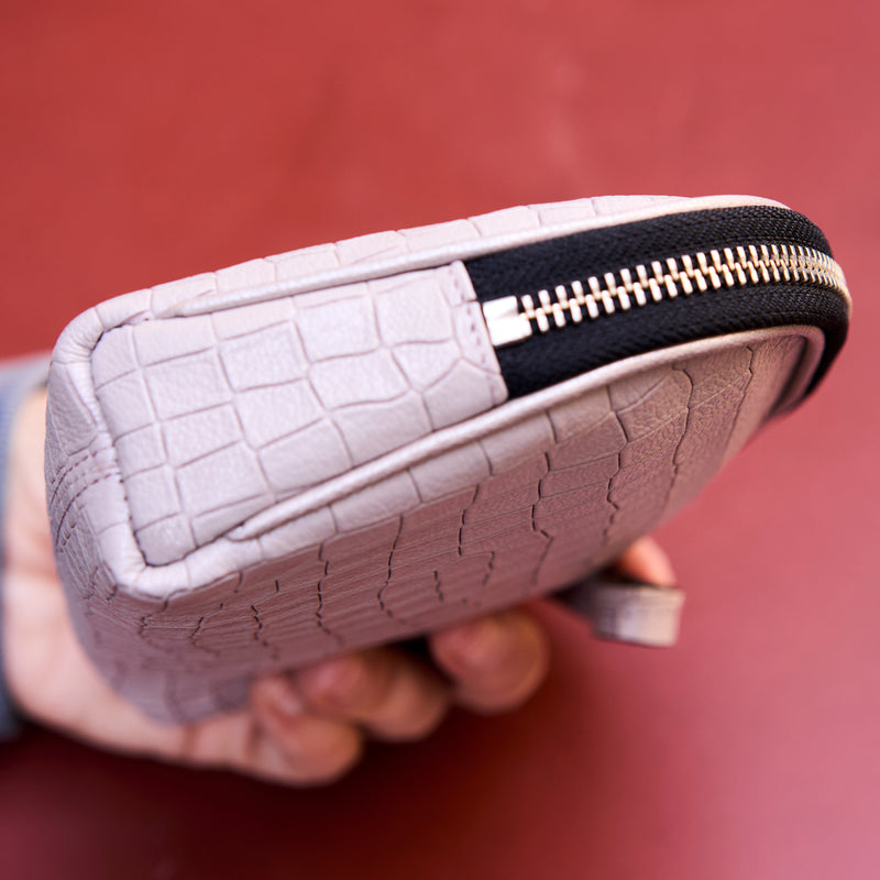 JEN CLAM SHAPE COSMETIC CASE