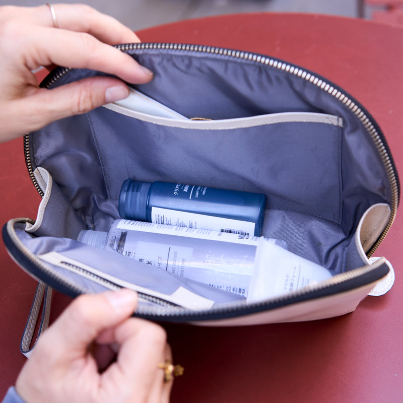 JEN LARGE CLAM SHAPE COSMETIC CASE